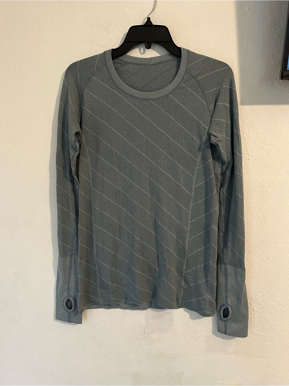 Lululemon swiftly tech long sleeve 2.0 size 10 gray